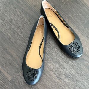 Tory Burch Black Leather Flats *NEW*
